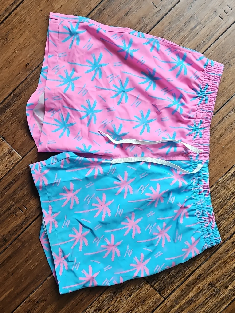 Chubbies XXL 5.5 Inseam Two-Tone Pink & Blue Palm Swim Trunks